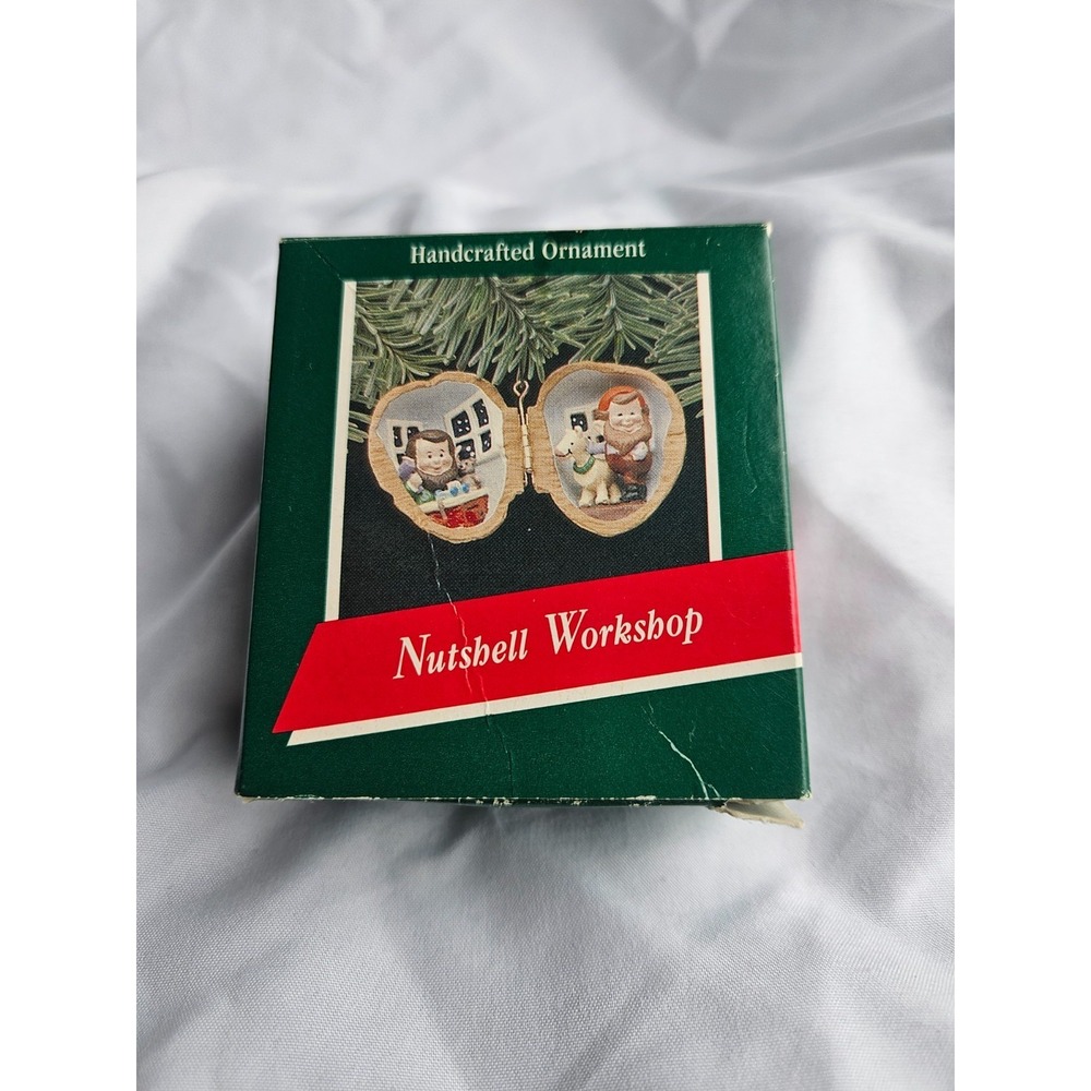 HALLMARK 1989 NUTSHELL WORKSHOP ORNAMENT